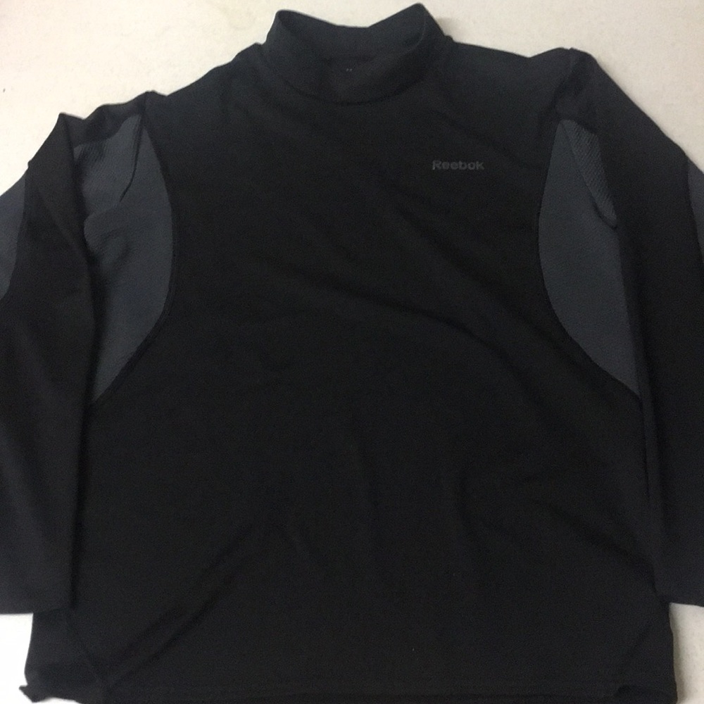 Reebok Youth Medium long sleeve mock neck shirt